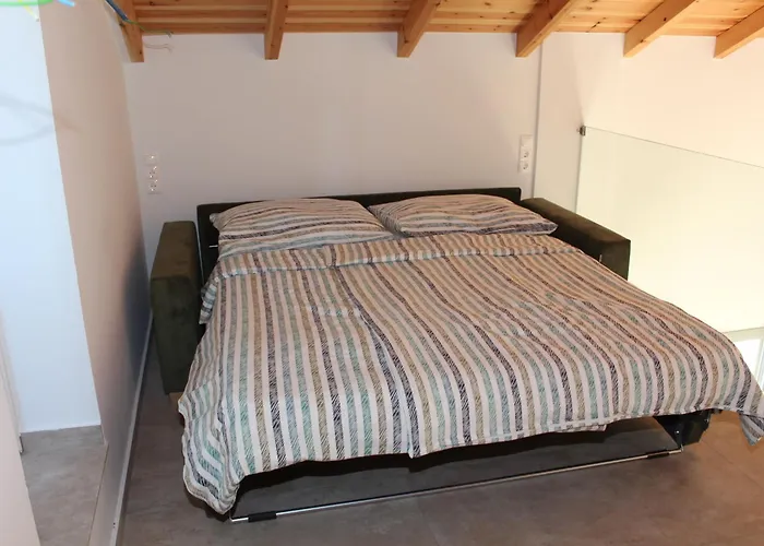 Vrisoules Village מת'וני