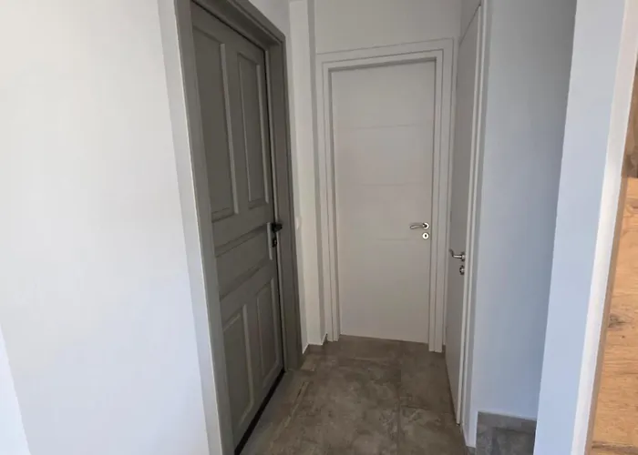 Vrisoules Village 메토니